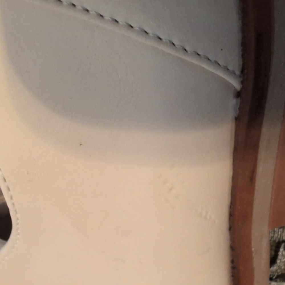Shoes - Picture 4 of 4